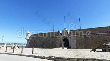 从葡萄牙拉各斯港的中世纪Forte da Bandeira